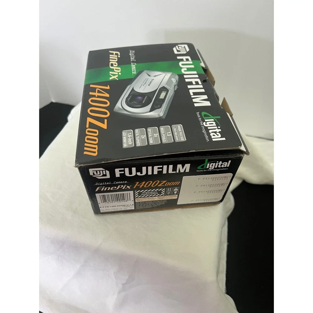 Fujifilm FinePix 1400 Zoom Digital Camera 1.3MP 3x Optical Zoom Silver Boxed